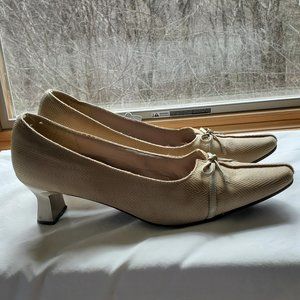 Beige Life stride Fabric Pumps
